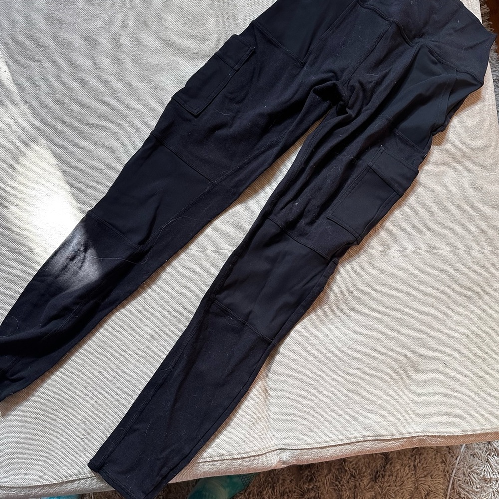 Alo XL Cargo yoga pants with cargo pockets